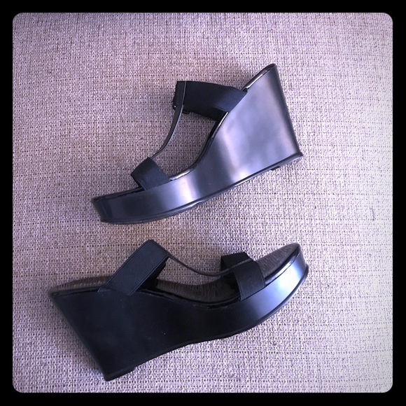 Charles David Shoes - Charles David black t-strap wedges